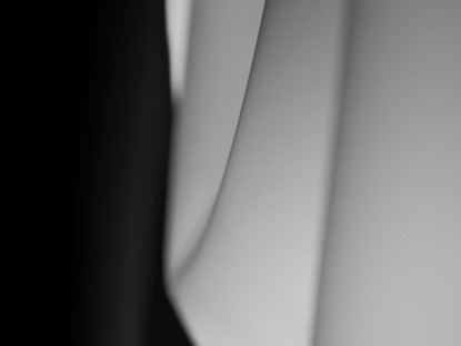 BLACK WHITE SPLIT CLOTH