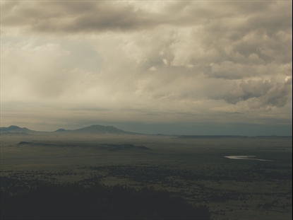 VISTAS VOLCANIC RIDGE CLOUDS