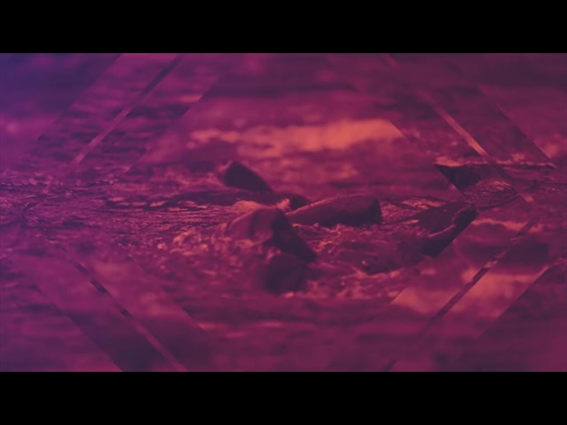 RIVER ROCKS MAGENTA REFLECTED