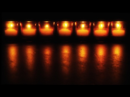 ROW OF CANDLES LOOP