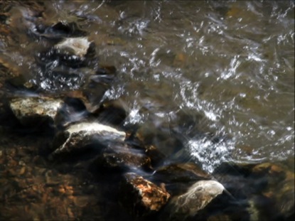 GLEAMING STREAM LOOP