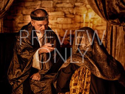 25 KING HEROD SPEAKS WITH WISE MEN